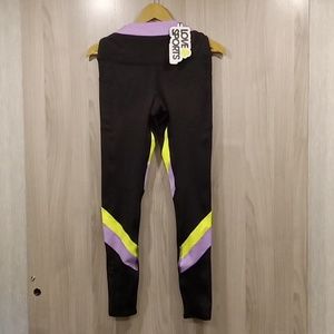 141. NWT LOVE&SPORTS women's XS colorblocked 7/8 legging